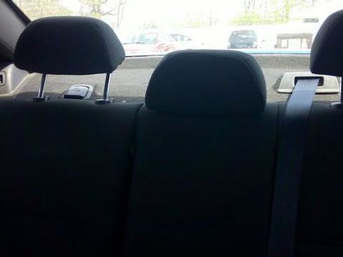 Used 2010 Ford Focus SES image 8