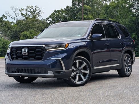 Used 2024 Honda Pilot Touring image 4