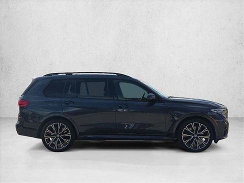 Used 2022 BMW X7 M50i AWD/4WD image 3