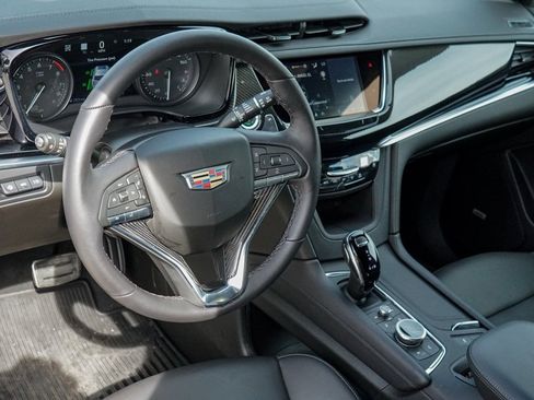 New 2025 Cadillac XT6 Sport w/ Technology Package image 9