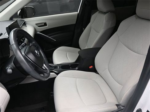 Used 2023 Toyota Corolla Cross LE image 19