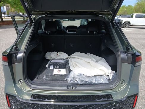 New 2026 Volkswagen Tiguan SE R-Line image 22