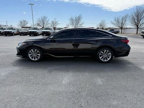 Used 2019 Toyota Avalon XLE w/ Preferred Accessory Package image 7