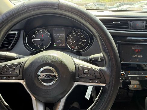 Used 2020 Nissan Rogue S FWD image 21