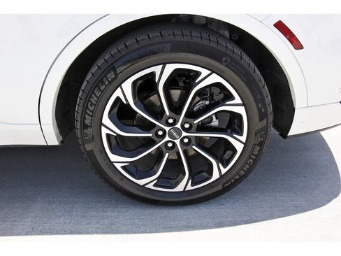 Used 2024 Lincoln Nautilus Reserve w/ Equipment Group 202A AWD/4WD image 30