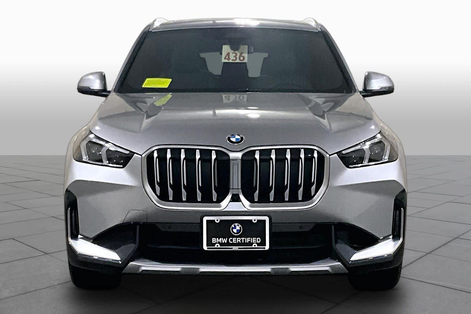 Used 2025 BMW X1 xDrive28i w/ Premium Package AWD/4WD image 3