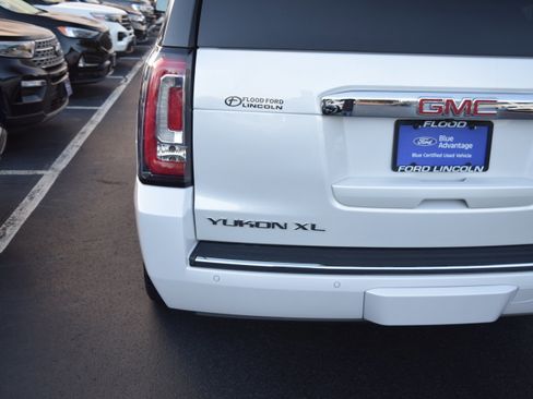 Used 2019 GMC Yukon XL Denali image 6