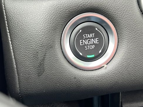 Used 2025 GMC Canyon Elevation w/ Convenience Package image 33