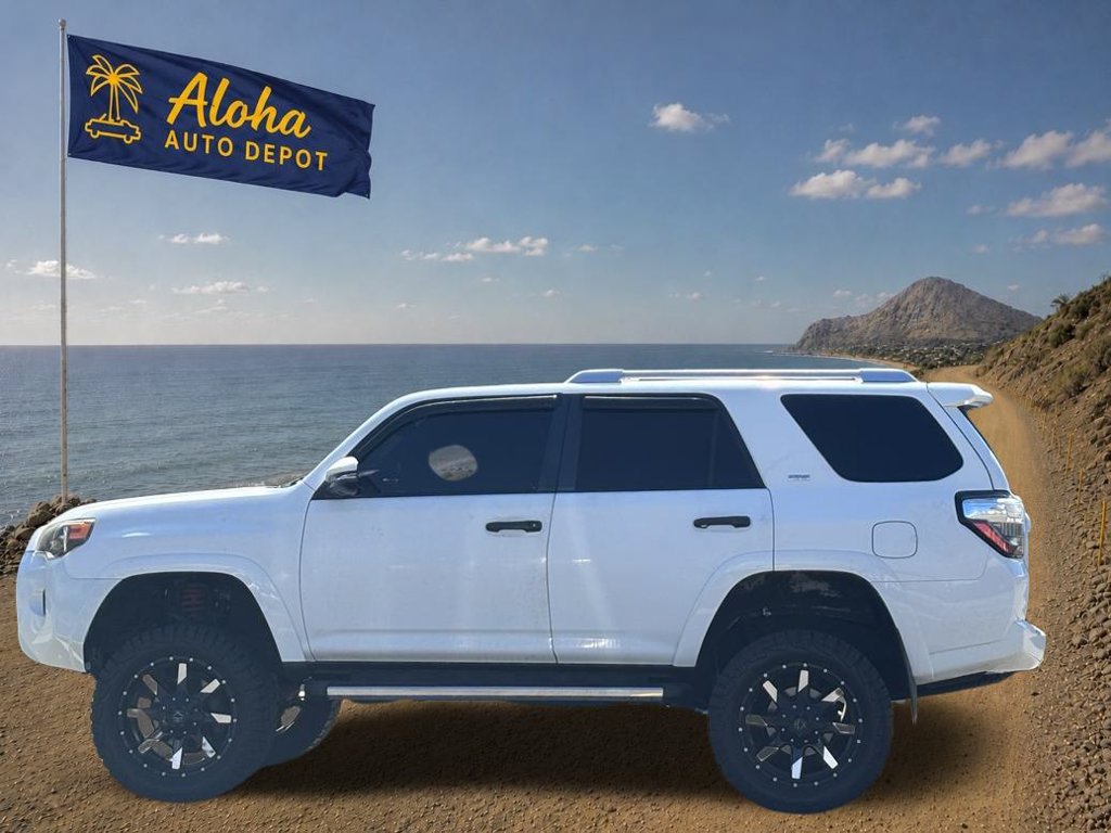 Used 2016 Toyota 4Runner SR5 Premium RWD image 2