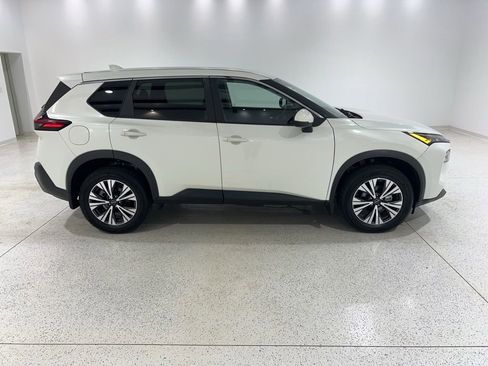 Used 2023 Nissan Rogue SV FWD image 6