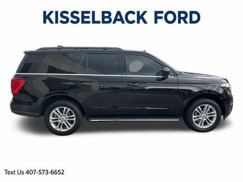 Used 2022 Ford Expedition XLT AWD/4WD image 3