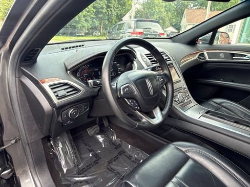 Used 2019 Lincoln MKZ Reserve FWD image 10
