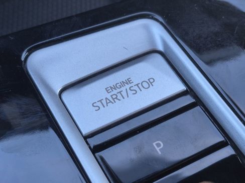 Used 2024 Volkswagen Atlas Cross Sport SE image 26