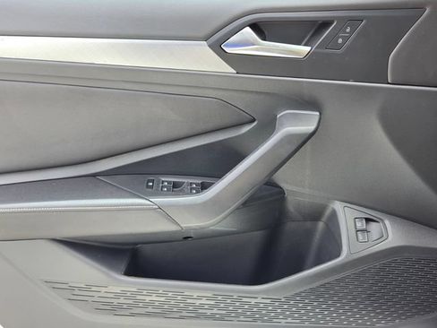 Used 2023 Volkswagen Jetta SE w/ Panoramic Sunroof Package FWD image 27