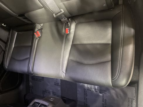 Used 2024 GMC Terrain SLT image 12