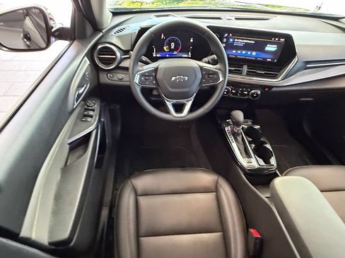 Used 2025 Chevrolet Trax ACTIV w/ Driver Confidence Package FWD image 13
