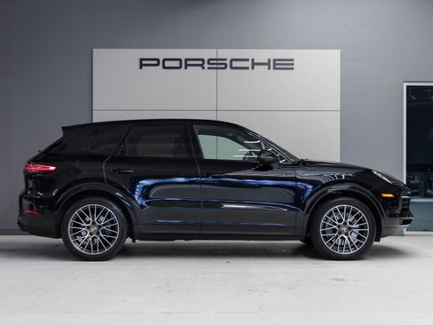 Certified 2023 Porsche Cayenne image 8