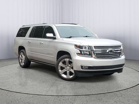 Used 2020 Chevrolet Suburban Premier w/ Premier 6.2L Value Package AWD/4WD image 1