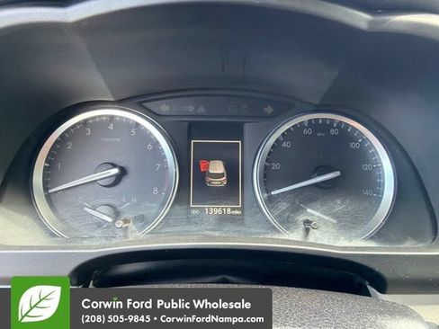 Used 2018 Toyota Highlander XLE AWD/4WD image 20