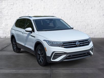 Certified 2024 Volkswagen Tiguan SE w/ Panoramic Sunroof Package