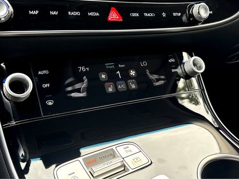 New 2026 Genesis GV70 2.5T AWD/4WD image 15