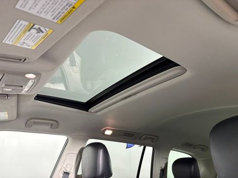 Used 2021 Nissan Armada SL w/ Captain's Chairs Package AWD/4WD image 26
