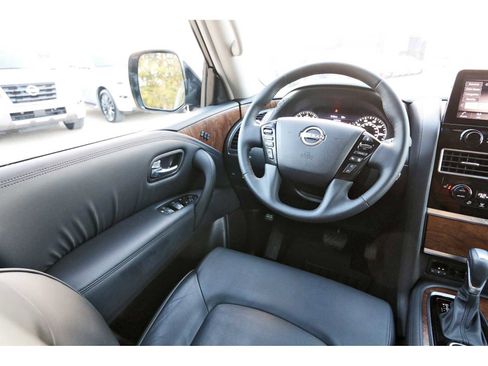 Used 2024 Nissan Armada SL w/ Captain's Chairs Package image 6