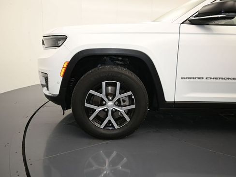 Used 2024 Jeep Grand Cherokee L Limited w/ Luxury Tech Group II AWD/4WD image 9
