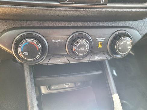 Used 2024 Kia Forte LXS w/ LXS Technology Package FWD image 18