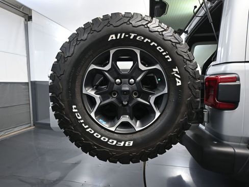 Used 2023 Jeep Wrangler Unlimited Rubicon 4xe w/ Steel Bumper Group image 16