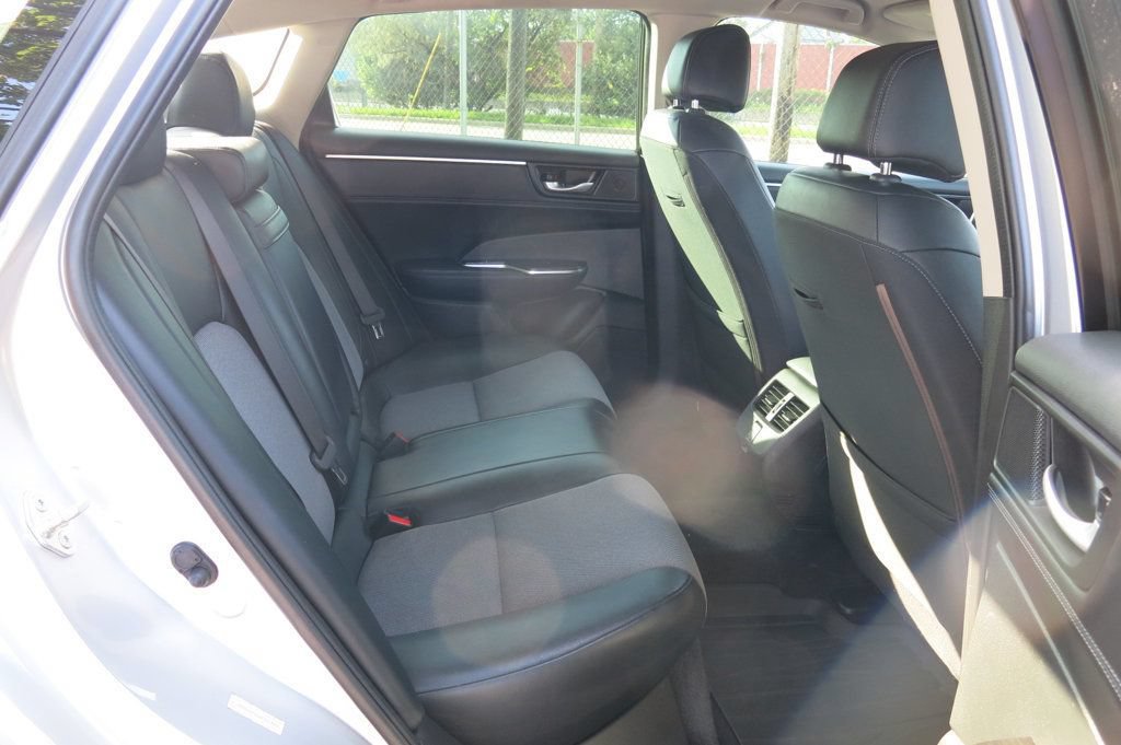 Used 2021 Honda Clarity Plug-In Hybrid image 16
