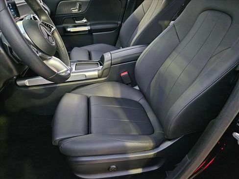 Used 2025 Mercedes-Benz GLB 250 image 15