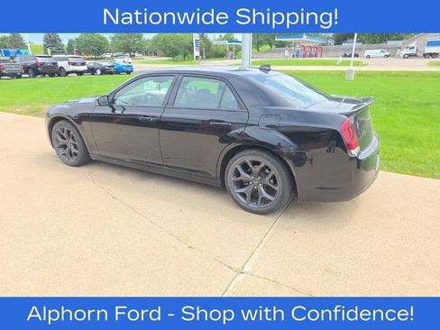 Used 2023 Chrysler 300 S w/ Comfort Group RWD image 3