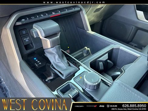 Used 2025 Toyota Tundra Limited AWD/4WD image 28