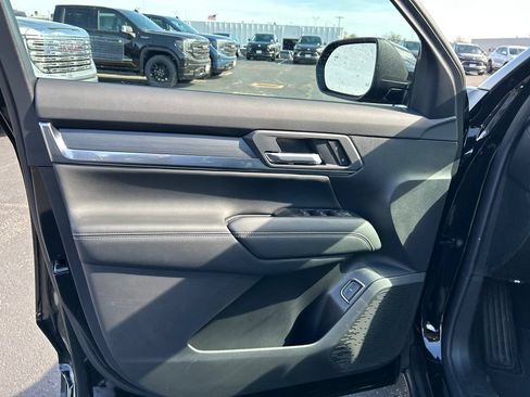 New 2026 GMC Terrain Elevation w/ Elevation Premium Package AWD/4WD image 17