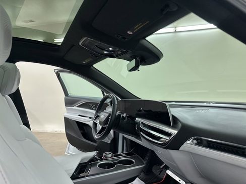 Certified 2025 Cadillac Lyriq Luxury image 17