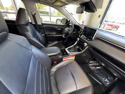Used 2019 Toyota RAV4 XLE Premium AWD/4WD image 47