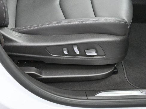 Certified 2025 Cadillac XT5 Premium Luxury image 35