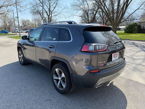 Used 2019 Jeep Cherokee Limited AWD/4WD image 7