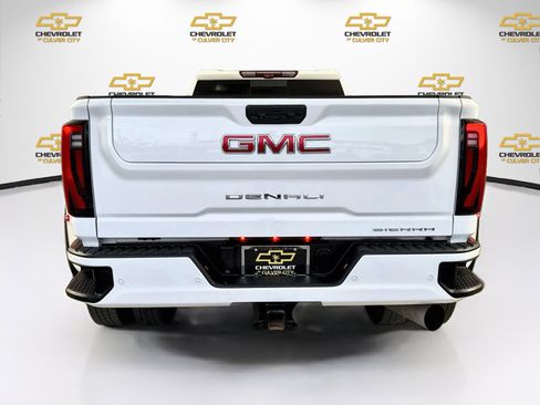Used 2024 GMC Sierra 3500 Denali w/ Denali Reserve Package AWD/4WD image 7