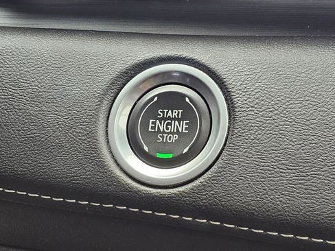 Used 2021 Cadillac Escalade Premium Luxury w/ LPO, Floor Liner Package AWD/4WD image 42