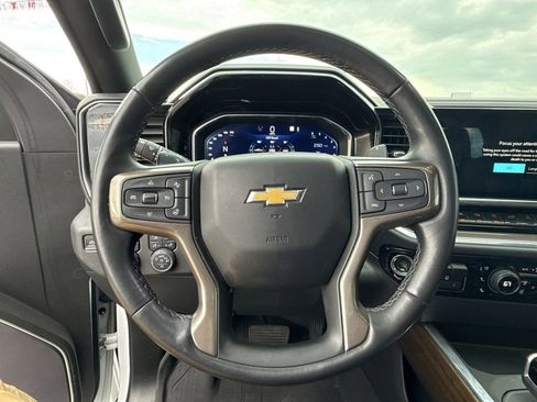 Used 2022 Chevrolet Silverado 1500 High Country w/ High Country Premium Package AWD/4WD image 23