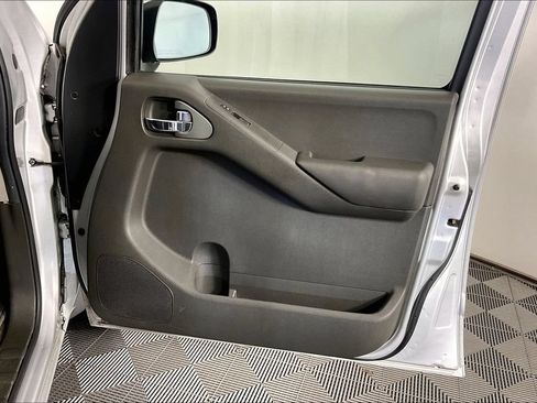 Used 2012 Suzuki Equator Premium RWD image 21