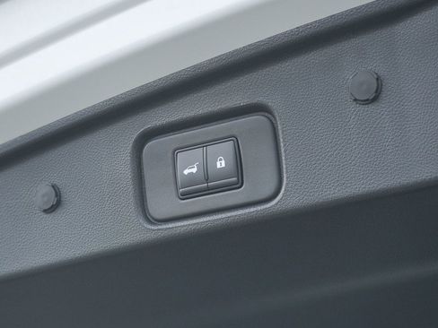 New 2026 Nissan Pathfinder SL image 9