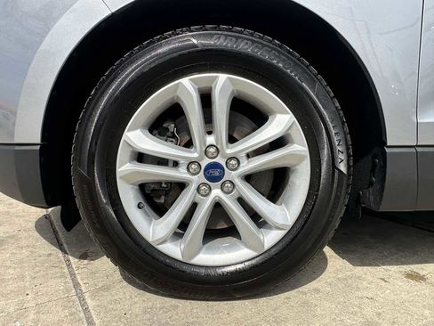 Used 2020 Ford Edge SEL w/ Cold Weather Package image 9