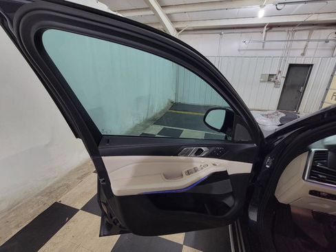 Used 2021 BMW X7 xDrive40i w/ Executive Package image 10