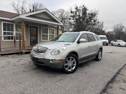 Used 2010 Buick Enclave CXL image 2