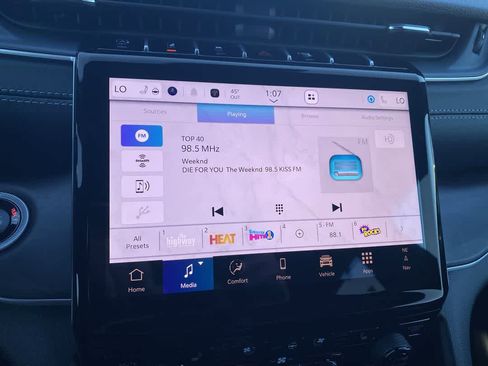 New 2025 Jeep Grand Cherokee L Limited w/ Luxury Tech Group II image 16