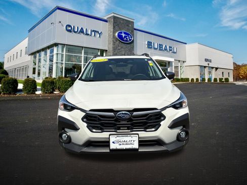 Used 2024 Subaru Crosstrek 2.0i Premium AWD/4WD image 6