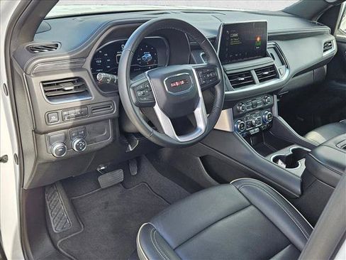 Used 2024 GMC Yukon SLT RWD image 10